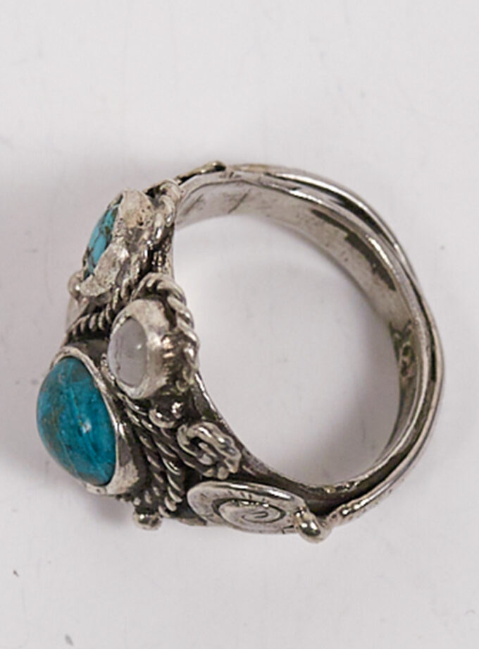 Anillo étnico con crisocola, turquesa y piedra luna
