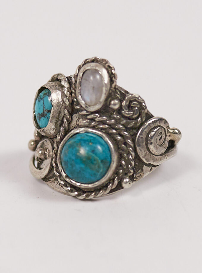 Anillo étnico con crisocola, turquesa y piedra luna