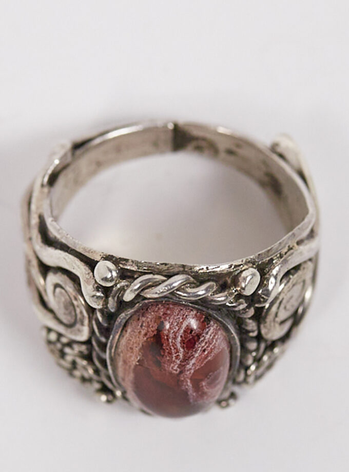 Anillo étnico con ópalo de fuego