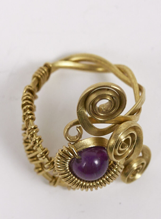 Anillo alambrismo ajustable con amatista